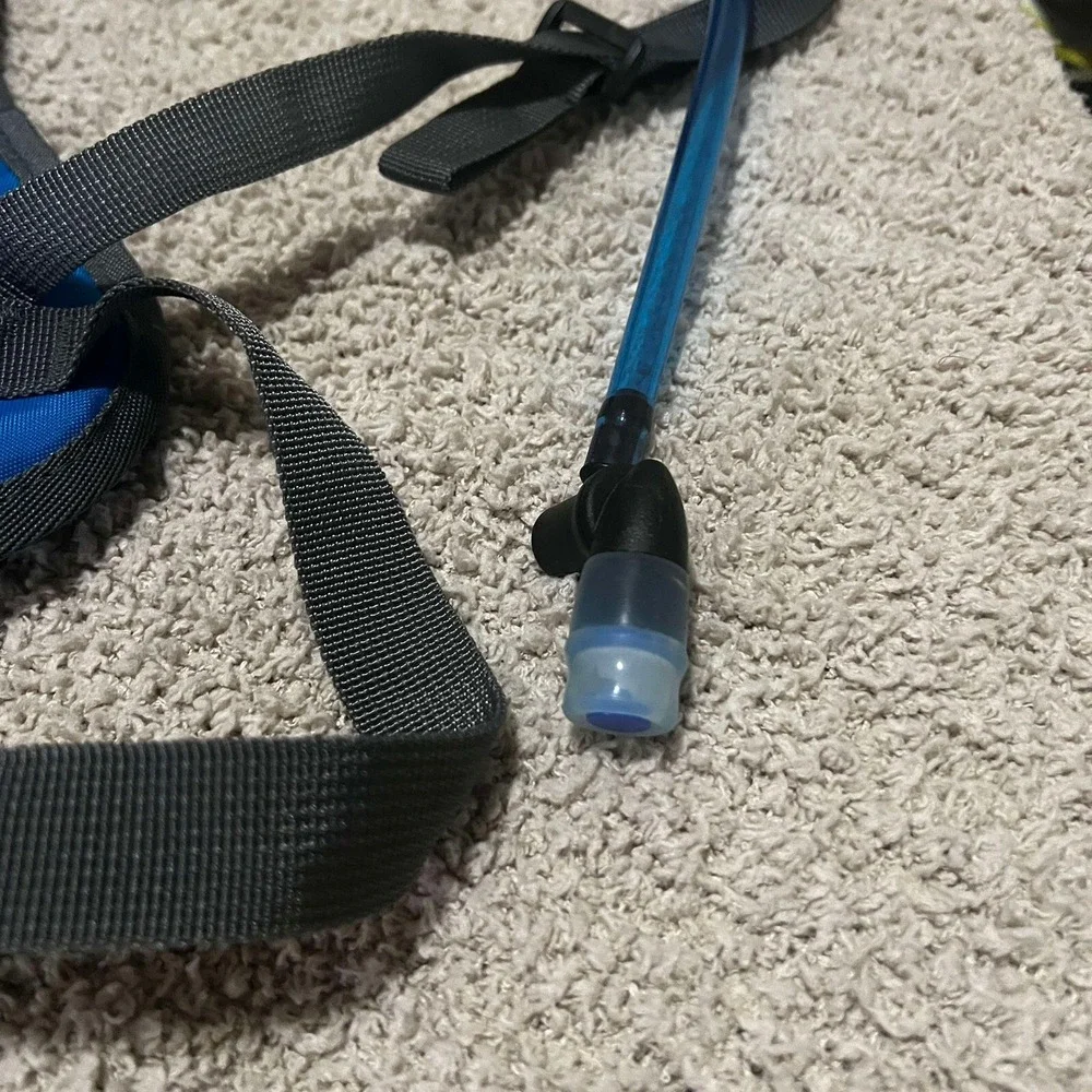 Vibrelli Water Hydration Bag/Backpack 2.0L, W/Adjustable Straps & Cargo Net Blue